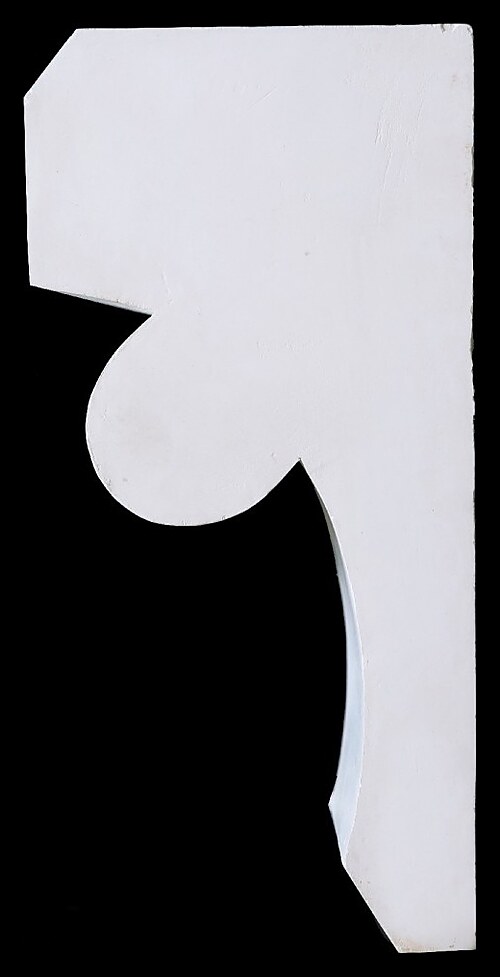Curved ogee block fibrous plaster corbel